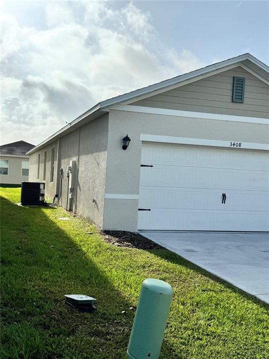 For Rent: $1,800 (4 beds, 2 baths, 1713 Square Feet)