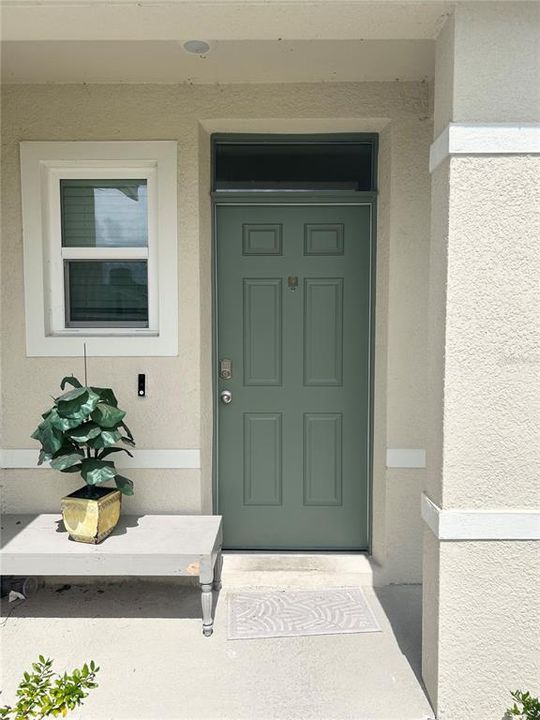 For Rent: $1,800 (4 beds, 2 baths, 1713 Square Feet)