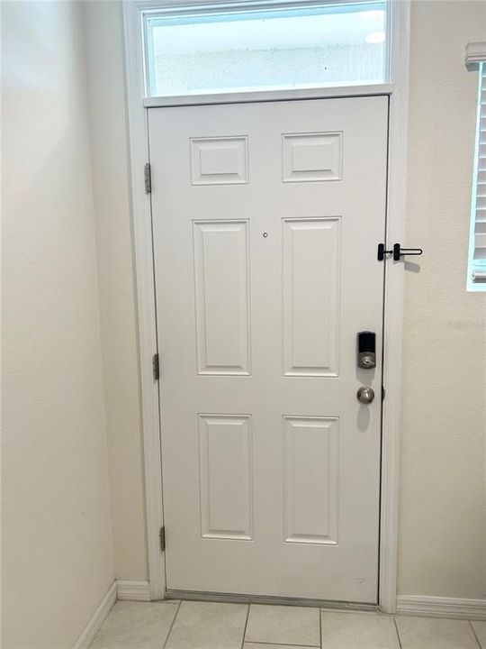 For Rent: $1,800 (4 beds, 2 baths, 1713 Square Feet)