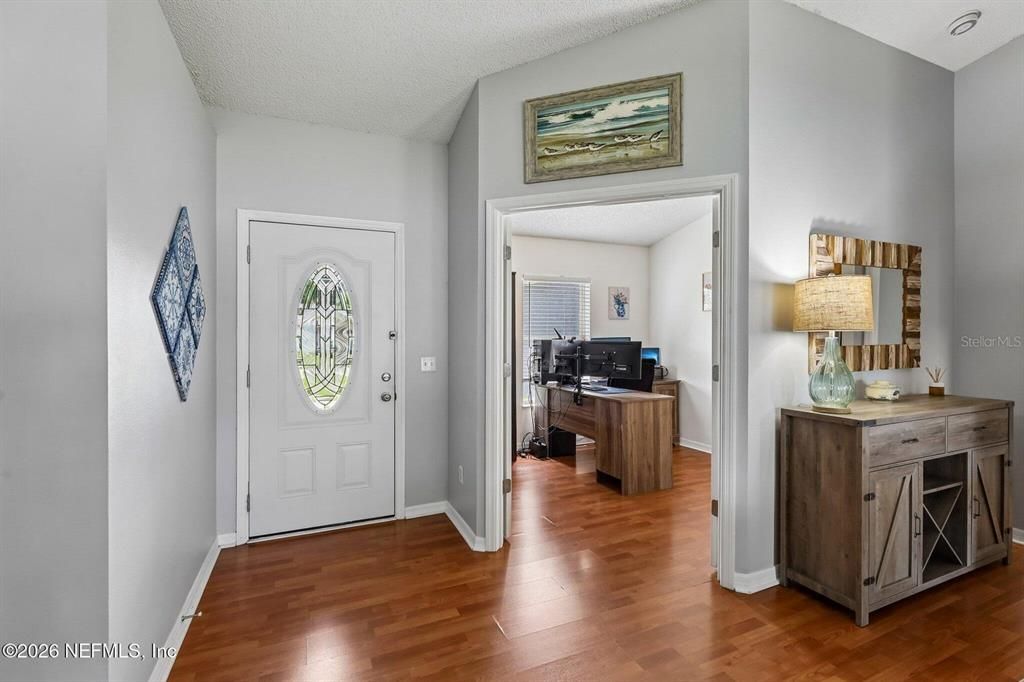 For Sale: $295,000 (3 beds, 2 baths, 1449 Square Feet)