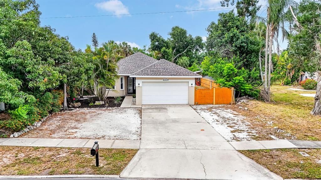 For Sale: $445,000 (3 beds, 2 baths, 2009 Square Feet)
