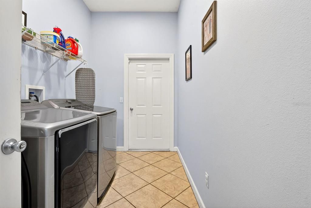 For Sale: $445,000 (3 beds, 2 baths, 2009 Square Feet)