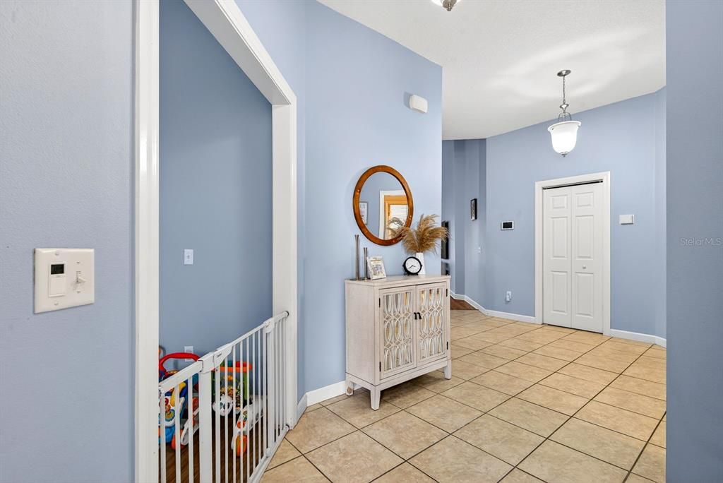 For Sale: $445,000 (3 beds, 2 baths, 2009 Square Feet)