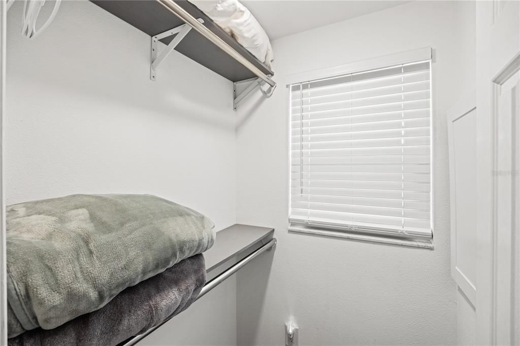 For Sale: $234,900 (2 beds, 2 baths, 864 Square Feet)