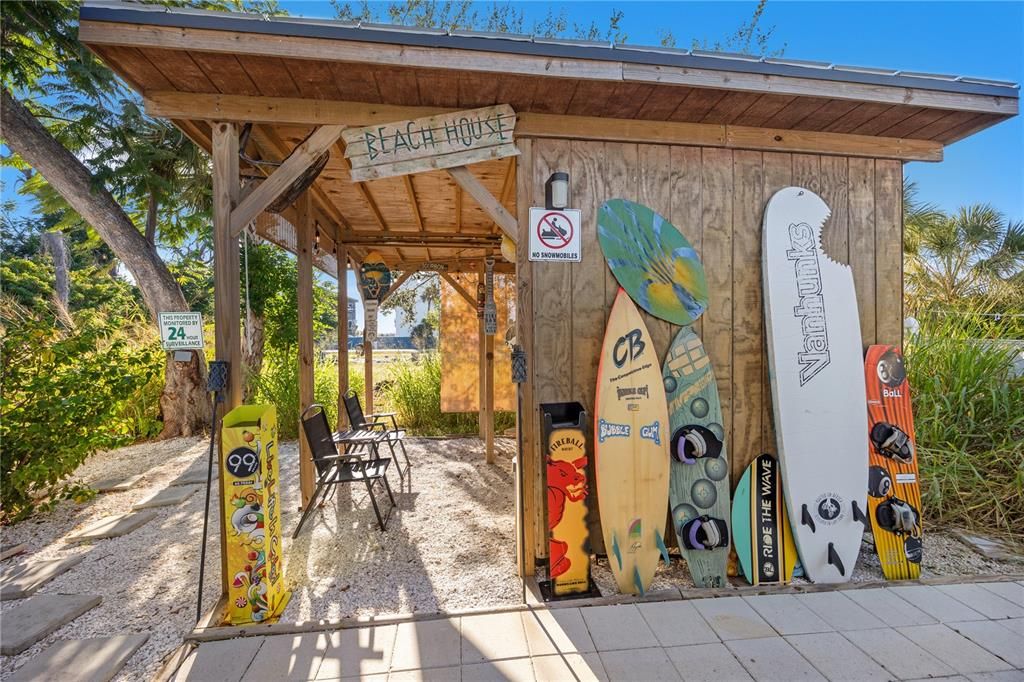 For Sale: $234,900 (2 beds, 2 baths, 864 Square Feet)