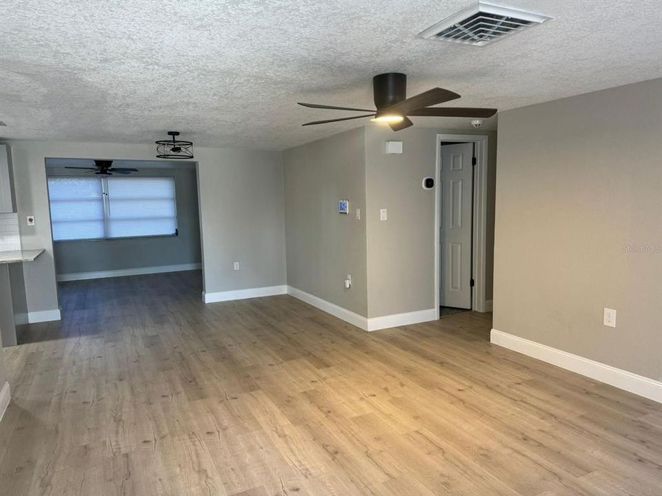 For Rent: $2,350 (3 beds, 2 baths, 1278 Square Feet)