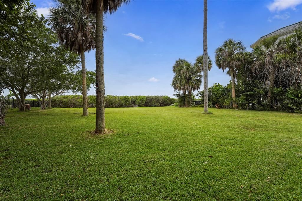 For Sale: $1,700,000 (0.55 acres)