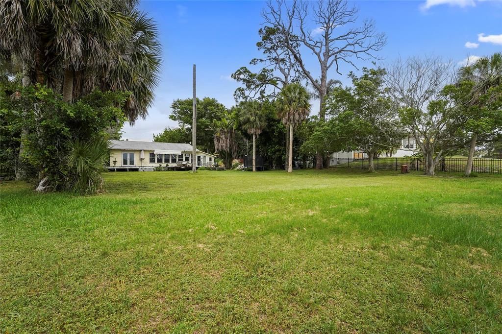 For Sale: $1,700,000 (0.55 acres)