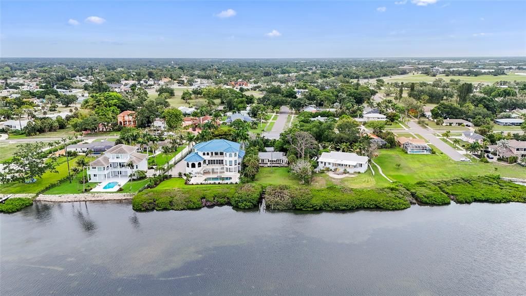 For Sale: $1,700,000 (0.55 acres)