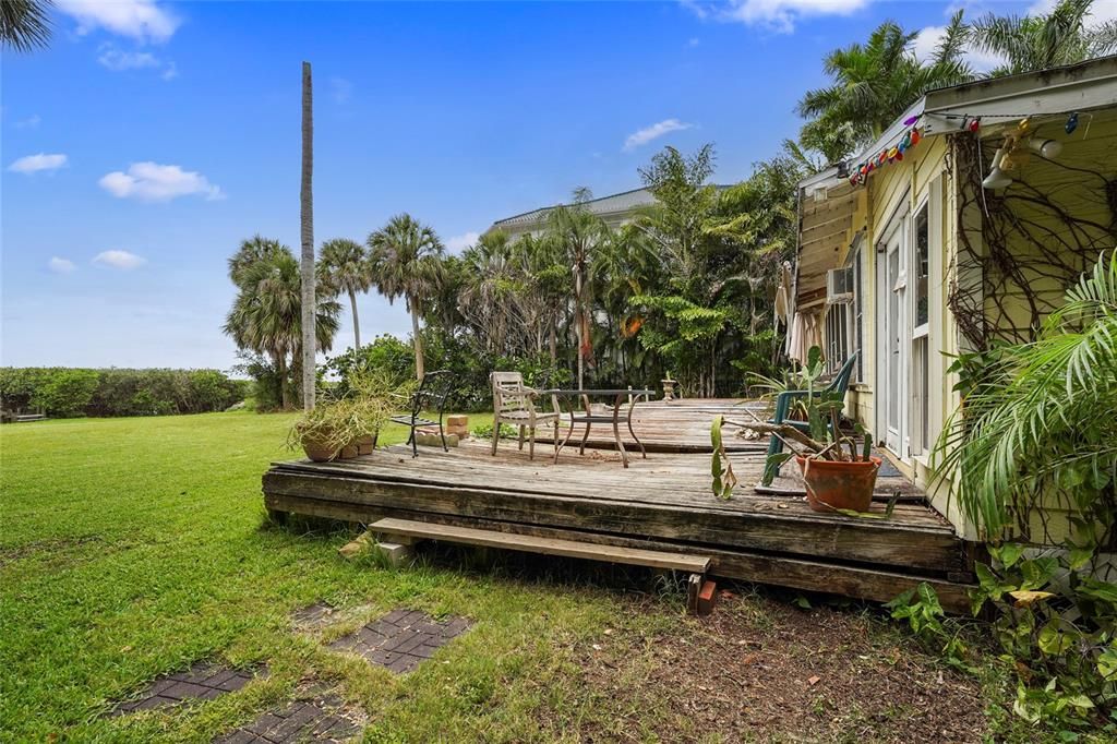 For Sale: $1,700,000 (0.55 acres)