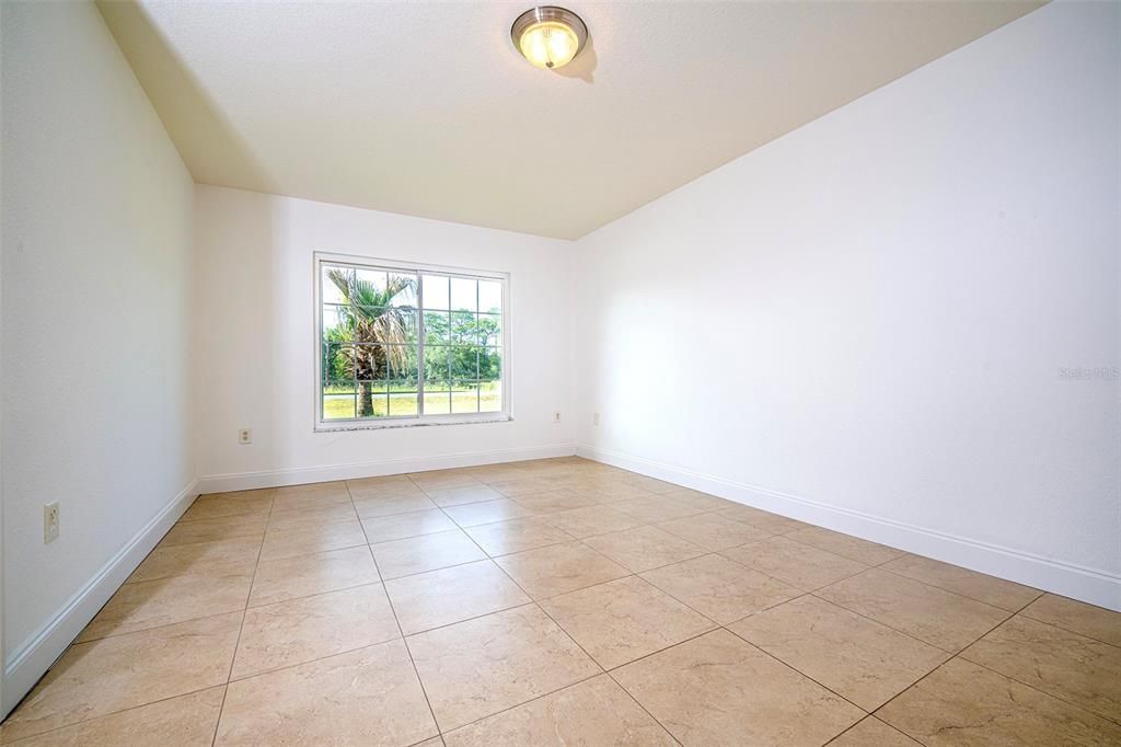 En Venta: $384,999 (4 camas, 2 baños, 2240 Pies cuadrados)