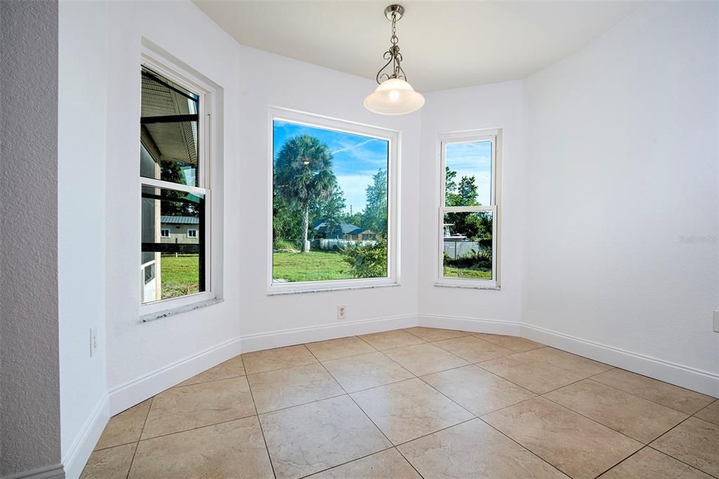 En Venta: $384,999 (4 camas, 2 baños, 2240 Pies cuadrados)