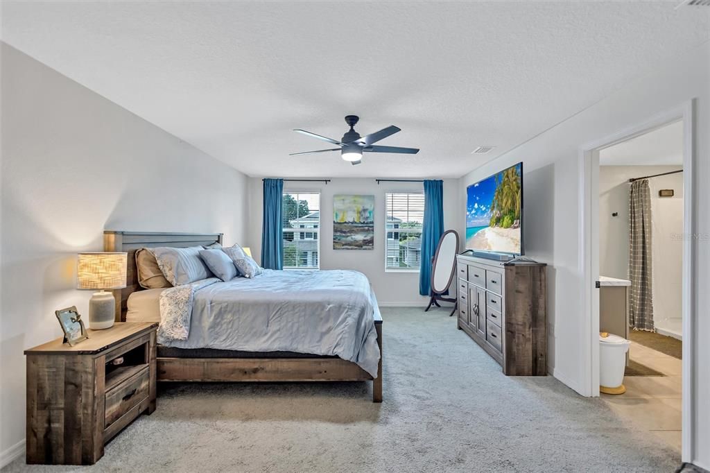 For Sale: $435,000 (5 beds, 3 baths, 2605 Square Feet)