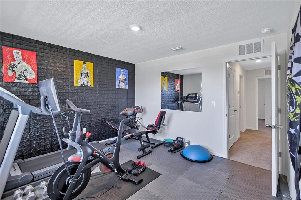 For Sale: $435,000 (5 beds, 3 baths, 2605 Square Feet)