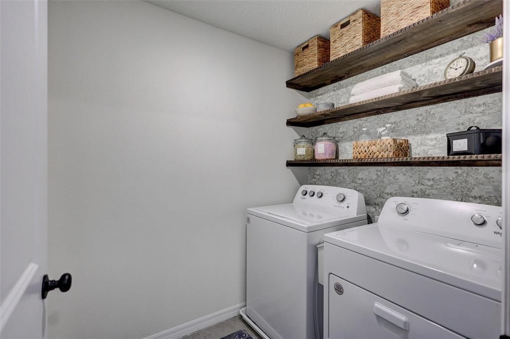 For Sale: $435,000 (5 beds, 3 baths, 2605 Square Feet)