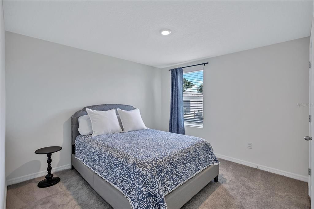 For Sale: $435,000 (5 beds, 3 baths, 2605 Square Feet)