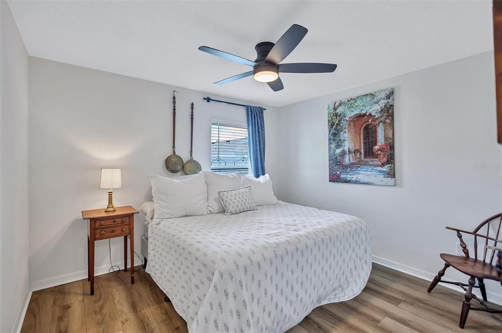 For Sale: $435,000 (5 beds, 3 baths, 2605 Square Feet)