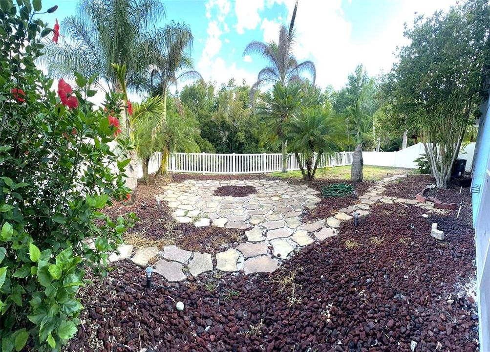 For Sale: $380,000 (3 beds, 2 baths, 1598 Square Feet)
