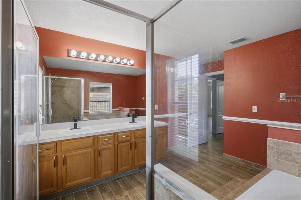 En Venta: $480,000 (4 camas, 2 baños, 2236 Pies cuadrados)