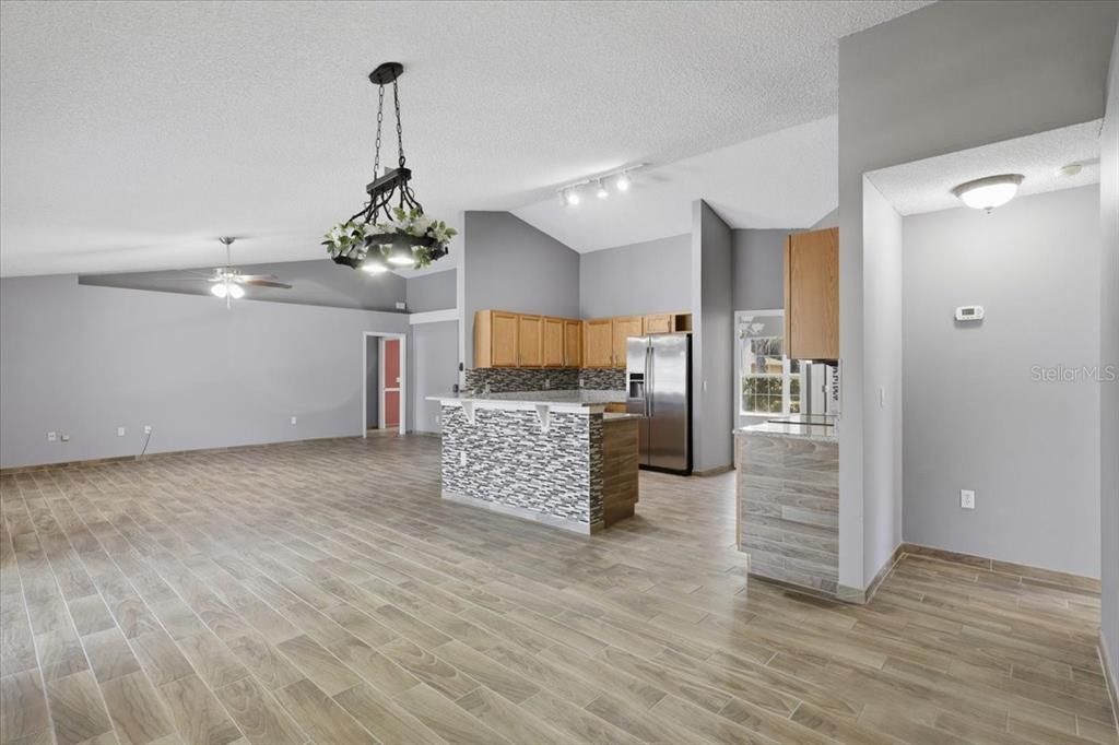 En Venta: $480,000 (4 camas, 2 baños, 2236 Pies cuadrados)