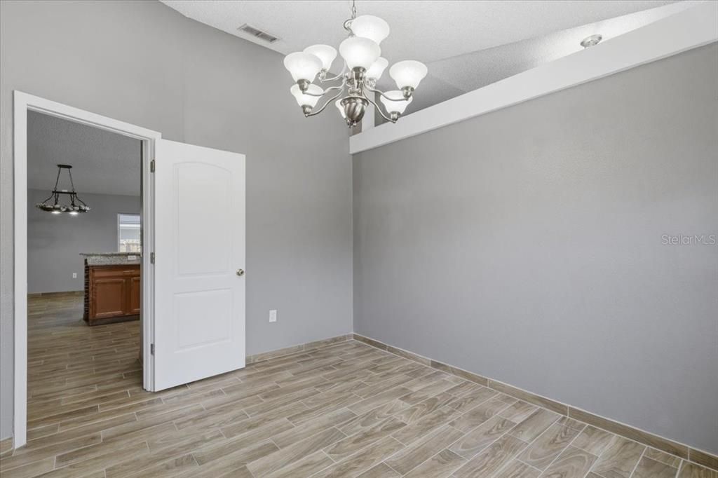 En Venta: $480,000 (4 camas, 2 baños, 2236 Pies cuadrados)