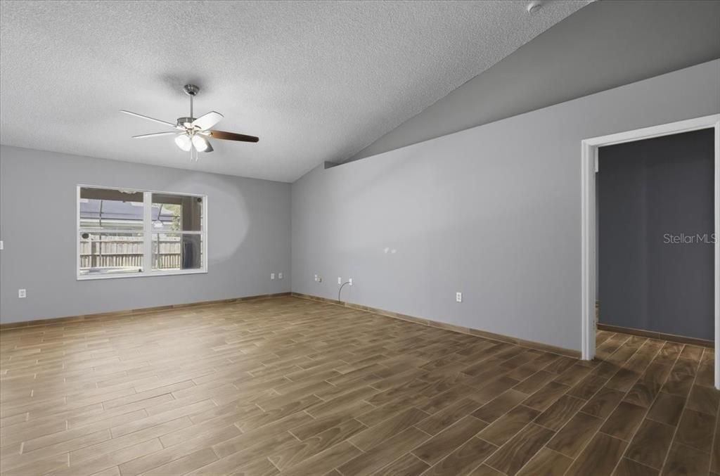 En Venta: $480,000 (4 camas, 2 baños, 2236 Pies cuadrados)