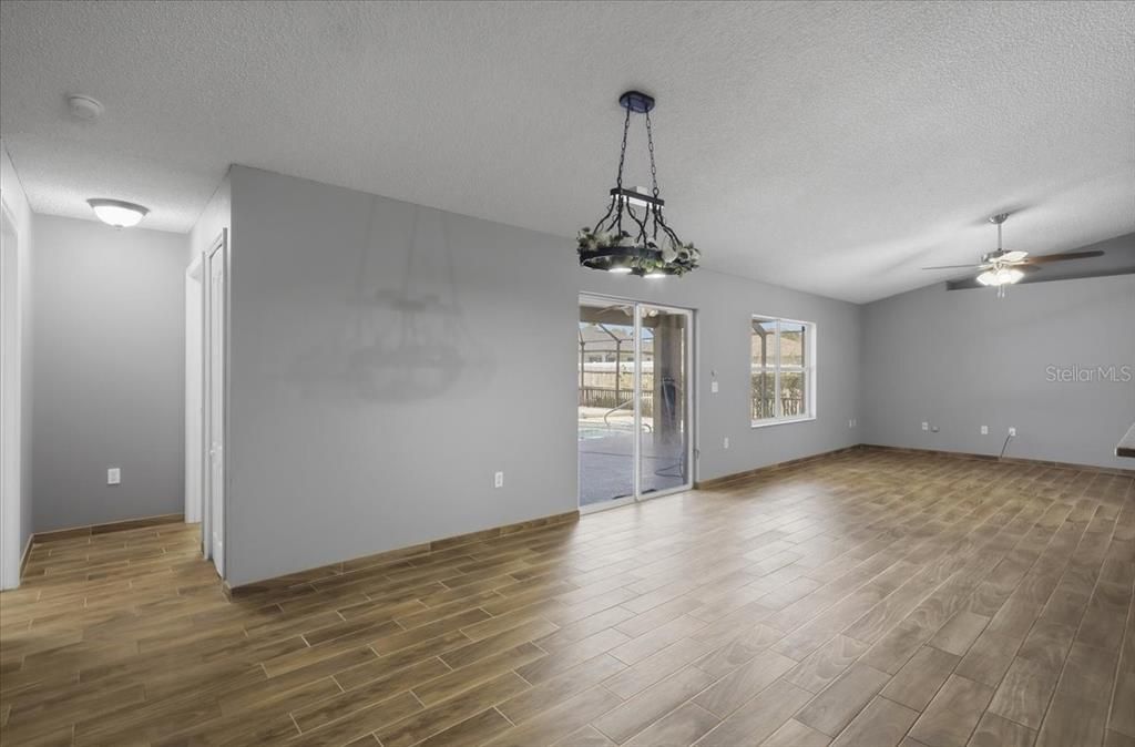En Venta: $480,000 (4 camas, 2 baños, 2236 Pies cuadrados)