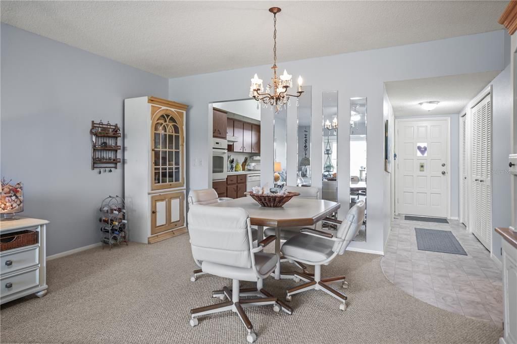For Sale: $145,000 (2 beds, 2 baths, 1370 Square Feet)