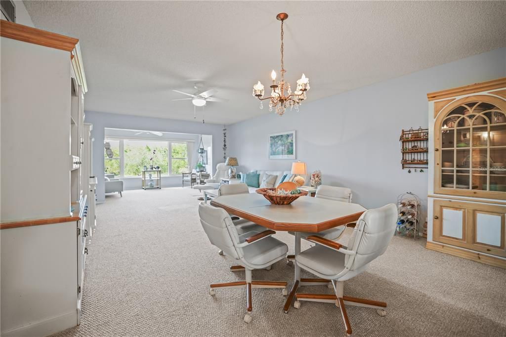 For Sale: $145,000 (2 beds, 2 baths, 1370 Square Feet)