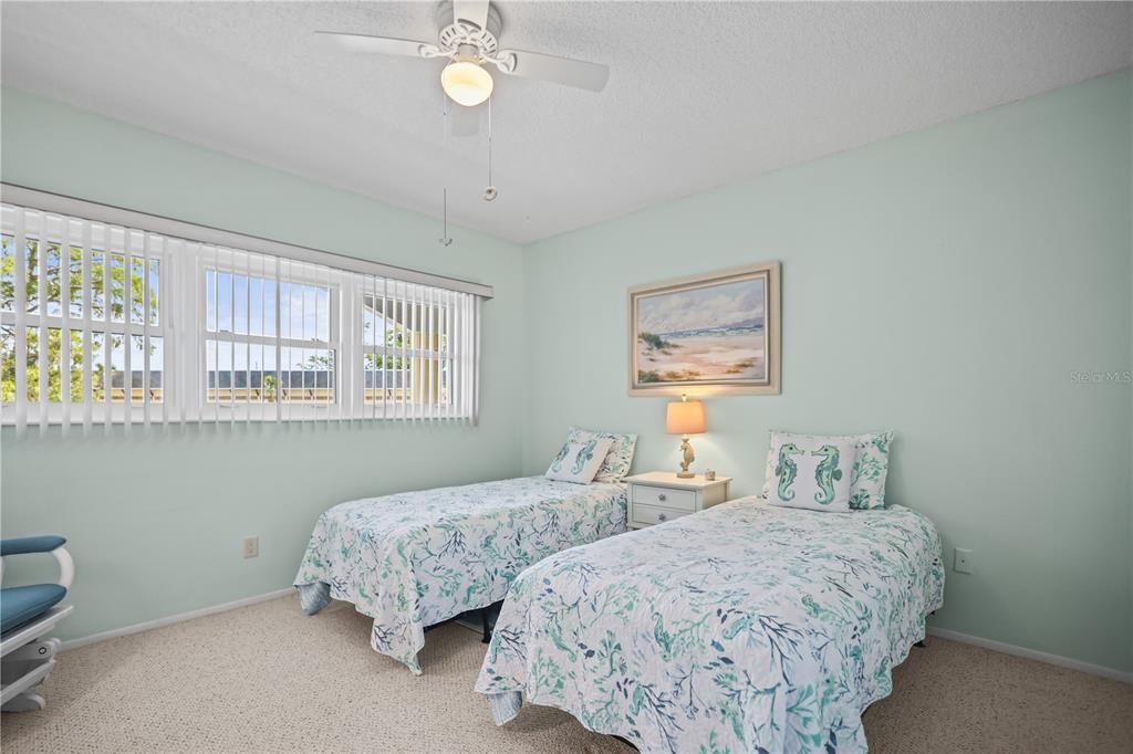 For Sale: $145,000 (2 beds, 2 baths, 1370 Square Feet)