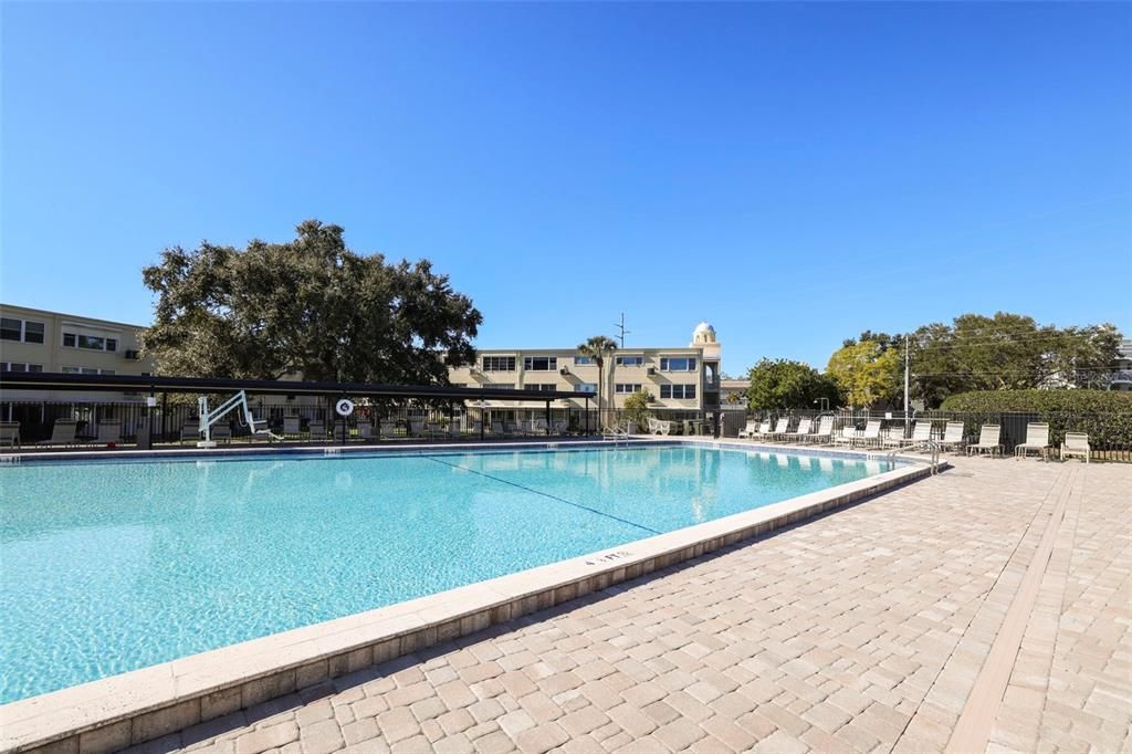 For Sale: $145,000 (2 beds, 2 baths, 1370 Square Feet)