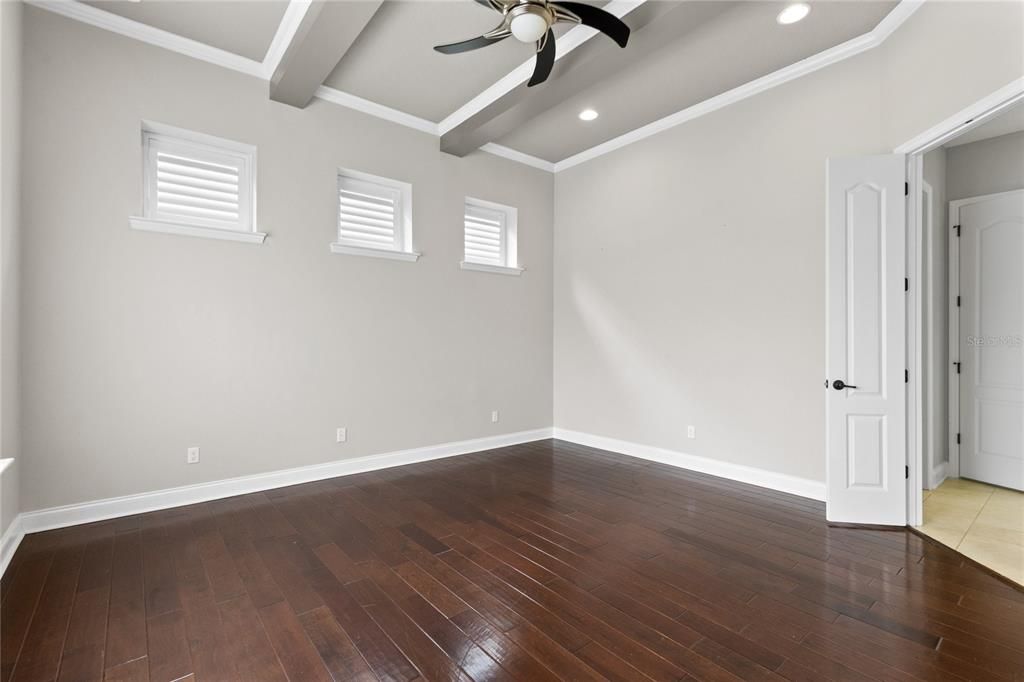 For Rent: $3,950 (4 beds, 3 baths, 2950 Square Feet)