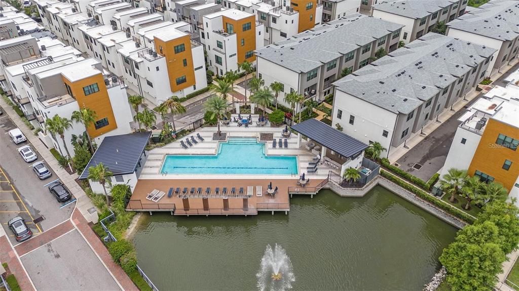 En Venta: $630,000 (3 camas, 3 baños, 2081 Pies cuadrados)