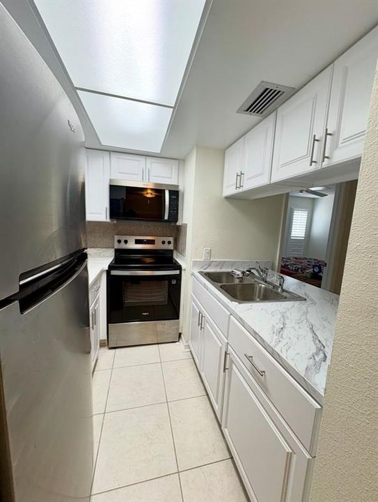 For Rent: $1,395 (1 beds, 1 baths, 928 Square Feet)