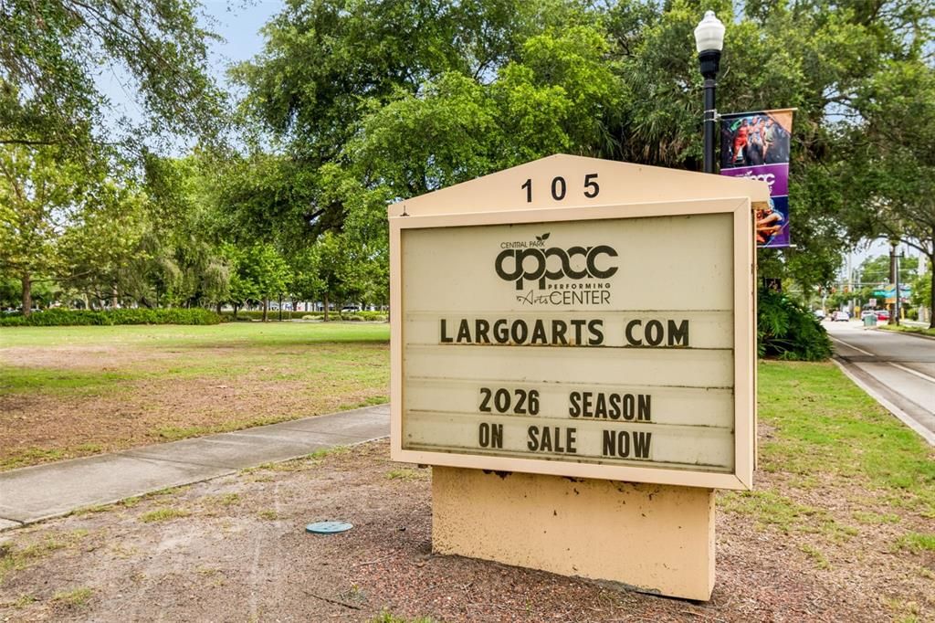 For Sale: $279,900 (2 beds, 2 baths, 812 Square Feet)