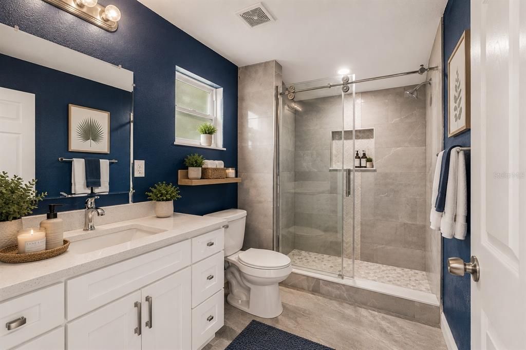 For Sale: $279,900 (2 beds, 2 baths, 812 Square Feet)