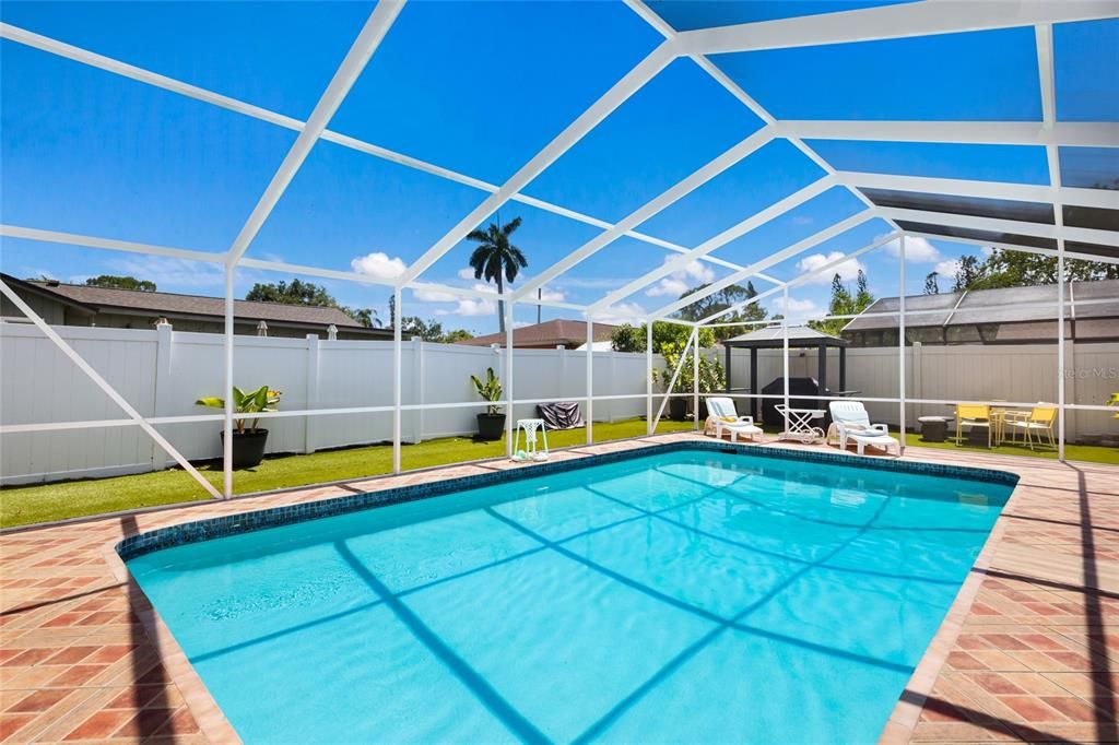 En Venta: $770,000 (4 camas, 2 baños, 2208 Pies cuadrados)