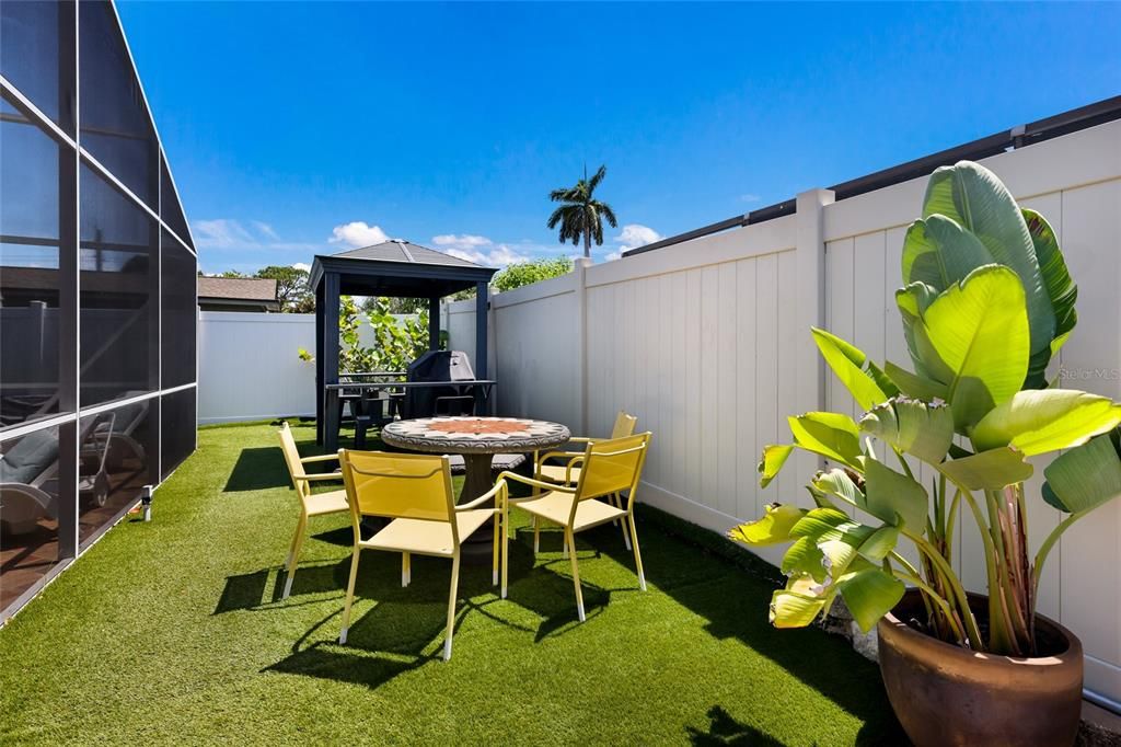 En Venta: $770,000 (4 camas, 2 baños, 2208 Pies cuadrados)