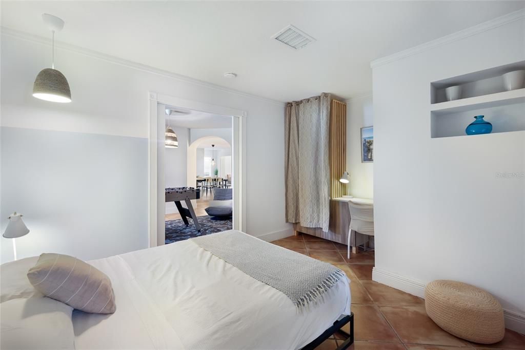 En Venta: $770,000 (4 camas, 2 baños, 2208 Pies cuadrados)