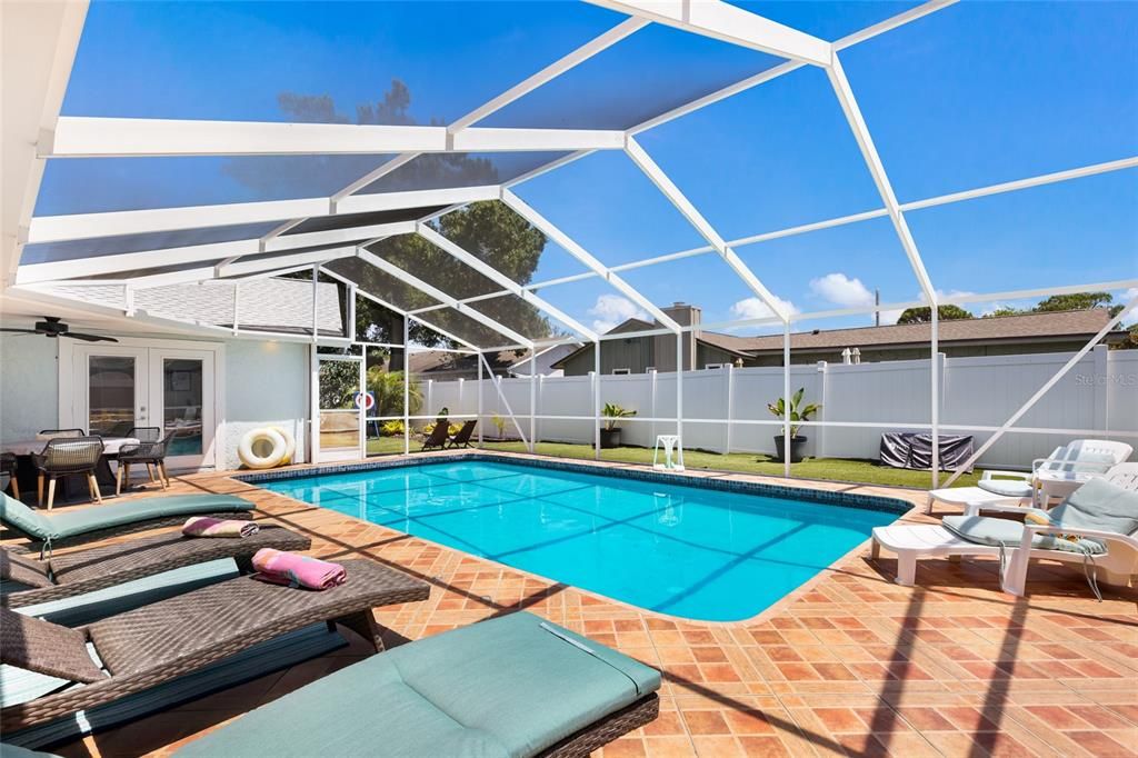 En Venta: $770,000 (4 camas, 2 baños, 2208 Pies cuadrados)