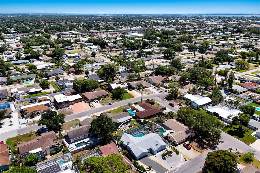 En Venta: $770,000 (4 camas, 2 baños, 2208 Pies cuadrados)