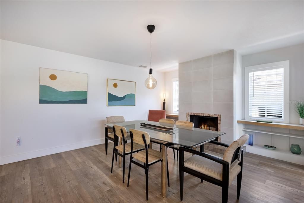 En Venta: $770,000 (4 camas, 2 baños, 2208 Pies cuadrados)