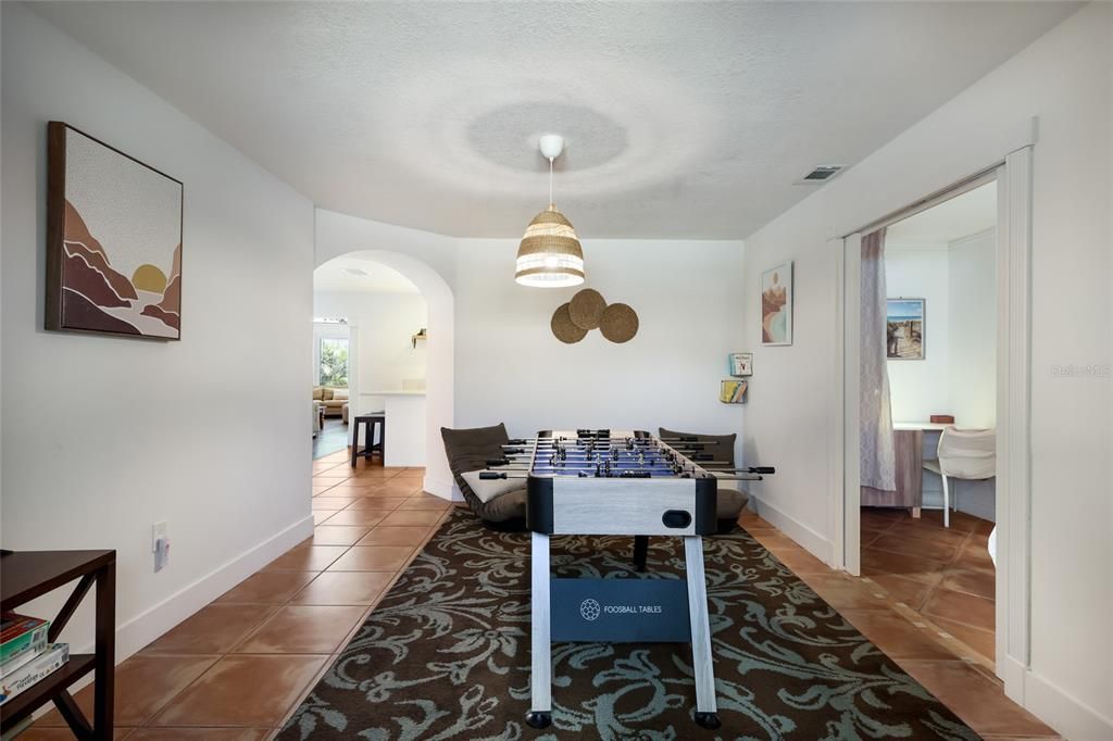 En Venta: $770,000 (4 camas, 2 baños, 2208 Pies cuadrados)