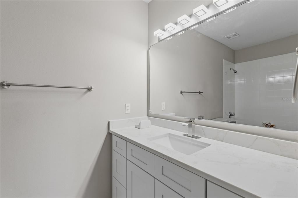 For Rent: $1,975 (3 beds, 2 baths, 1200 Square Feet)