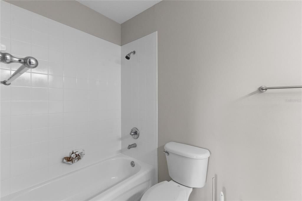 For Rent: $1,975 (3 beds, 2 baths, 1200 Square Feet)