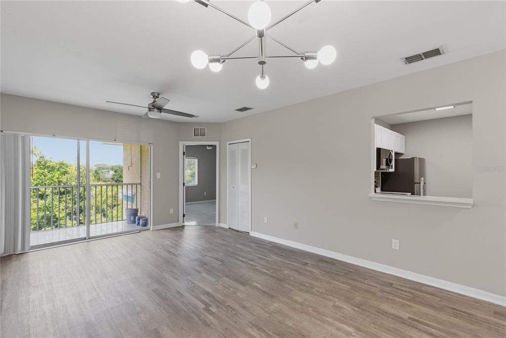 For Rent: $1,975 (3 beds, 2 baths, 1200 Square Feet)