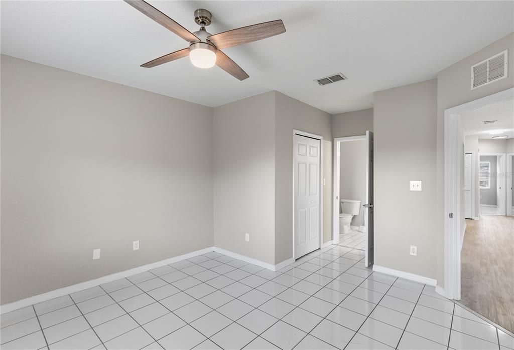 For Rent: $1,975 (3 beds, 2 baths, 1200 Square Feet)