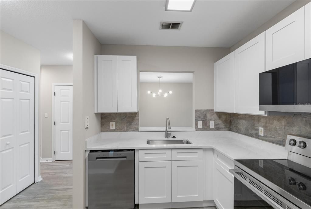 For Rent: $1,975 (3 beds, 2 baths, 1200 Square Feet)