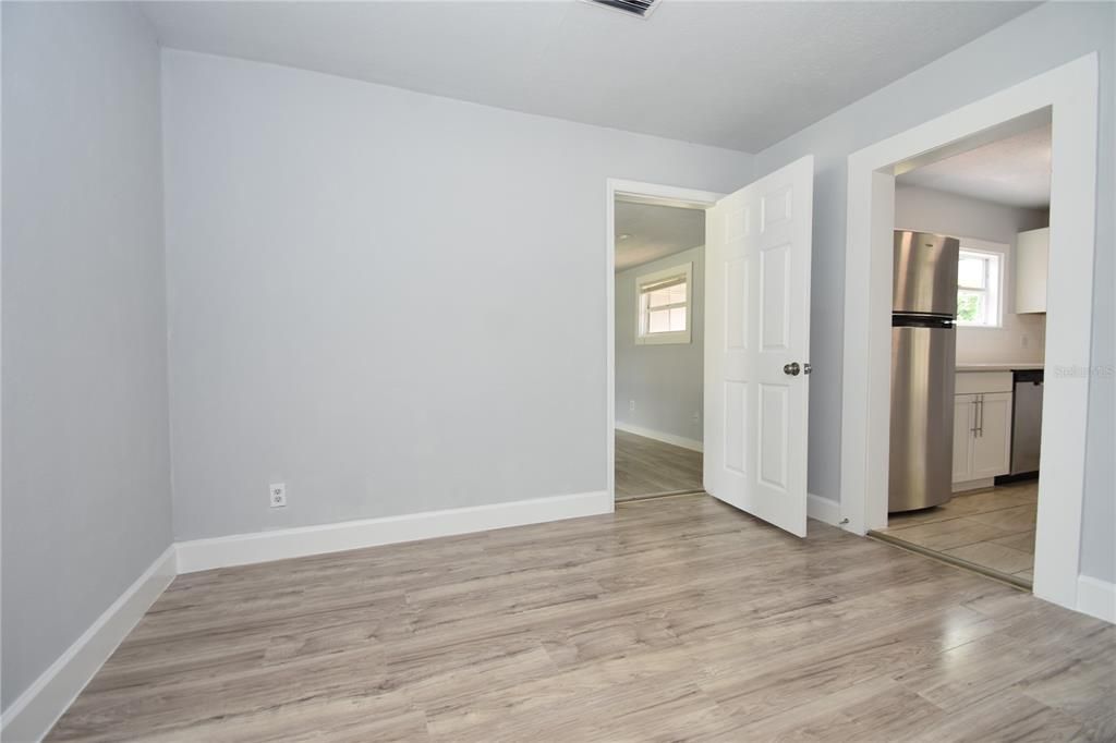 Activo con contrato: $199,900 (3 camas, 1 baños, 1038 Pies cuadrados)