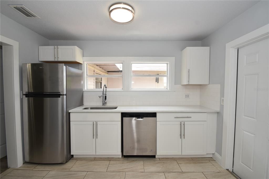 Activo con contrato: $199,900 (3 camas, 1 baños, 1038 Pies cuadrados)